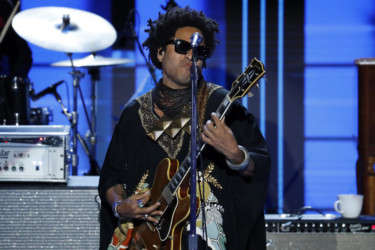 Lenny Kravitz Lenny Kravitz performs