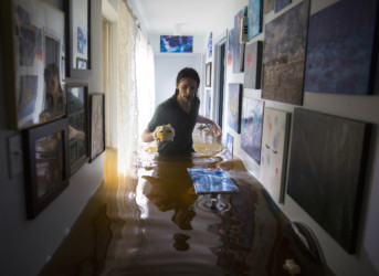 Texans seek rescue and refuge from Harvey