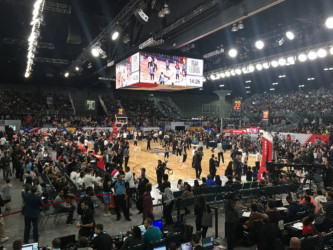 Practice sessions with Team LeBron and Team Stephan.
