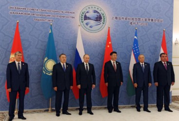 China President Xi Jinping travels to Tashkent, Uzbekistan to meet with European leaders SCO Heads of State Council meeting