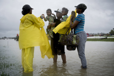 Texans seek rescue and refuge from Harvey