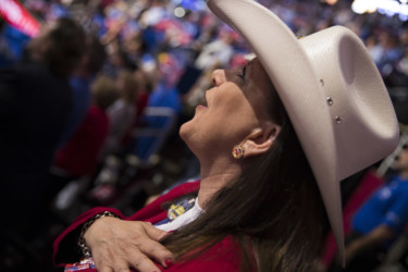 The national anthem delegate sings