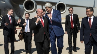 Iraq turmoil: Kerry meets with Iraqi leaders