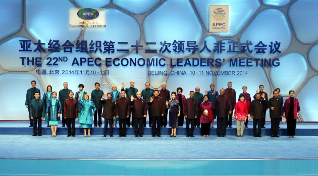 Leaders pose for group photo at APEC