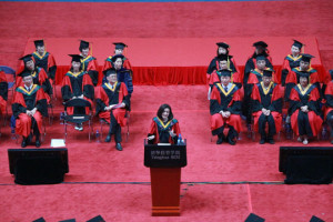 Facebook's Sheryl Sandberg addresses Tsinghua’s graduates