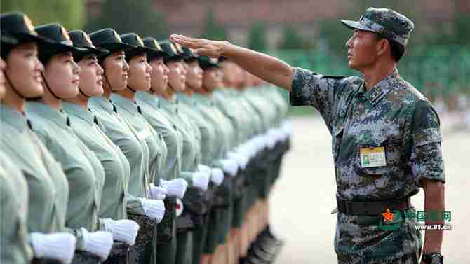 Photo by China Military Online.