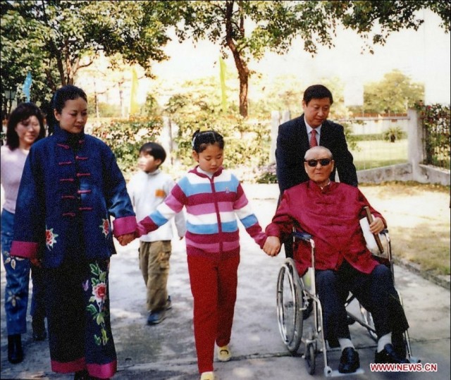 President Xi Jinping with his father, his wife, Peng Liyuan and daughter. Source: news.cn