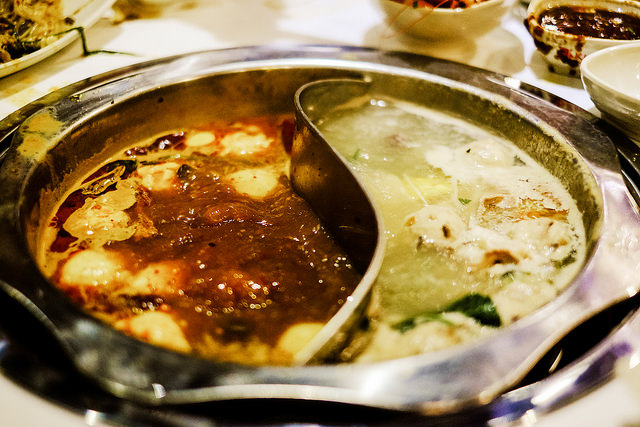 Chinese Hot Pot (half chicken soup broth and half spicy broth), Flickr/Daniel Go