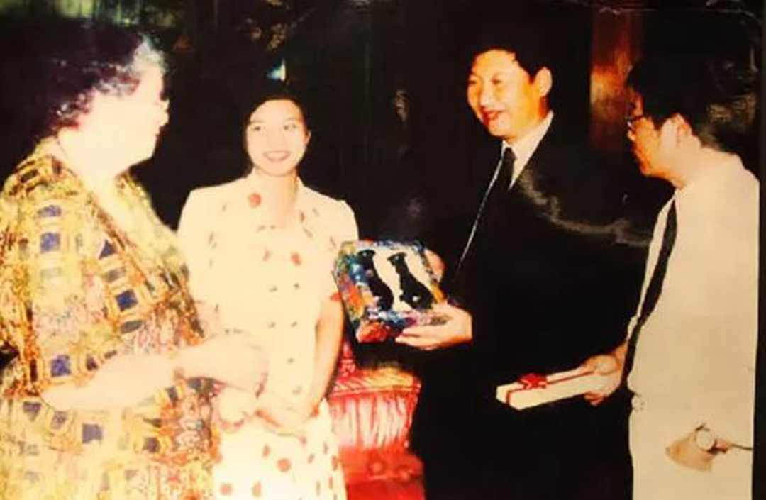 Xi visited the United States twice in the 1990s as the Secretary of municipal Party committee of Fuzhou in Fujian province. During the trips, Xi learned more about urban construction and planning and spoke to overseas Chinese people about development in China. 