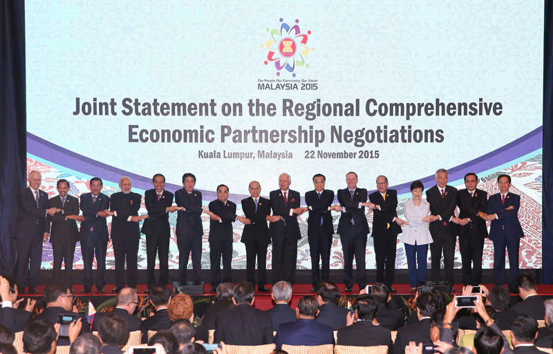 Premier Li called on China and the ASEAN to conclude the negotiations on the Regional Comprehensive Economic Partnership (RCEP) by 2016.