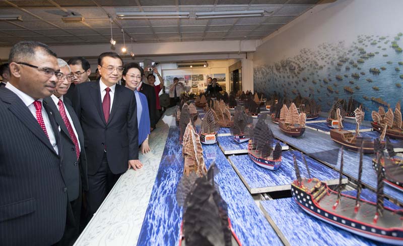 Premier Li visited a museum that commemorates Zheng He, the intercontinental voyager who is believed to be the initiator of the ancient Maritime Silk Road.