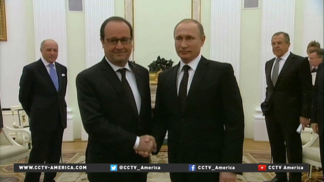 Presidents Hollande, Putin meet for talks against ISIL