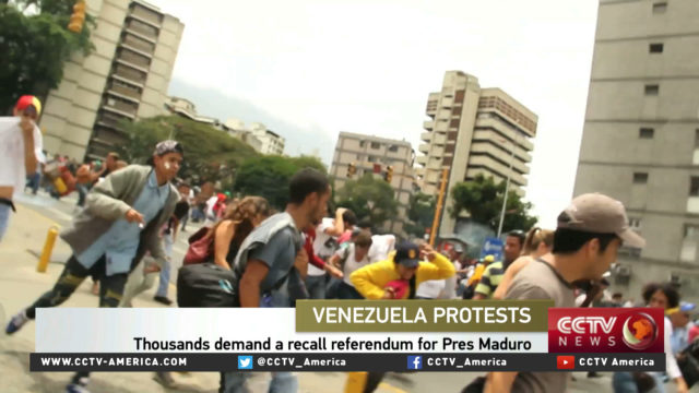 Protestors in Venezuela demand recall referendum for Maduro.00_00_48_00.Still002