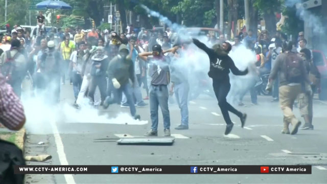 Protesters in Venezuela demand a recall referendum for Pres. Maduro