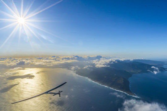 Solar Impulse 2 flying over Hawaii towards San Francisco