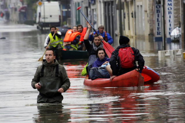 flood evecuees in Nemours, France