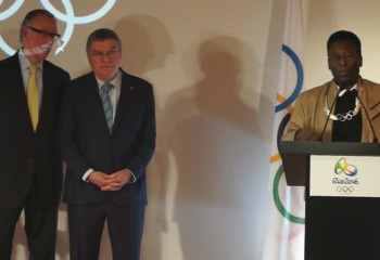 Pele awarded Olympics' highest honor as games near2