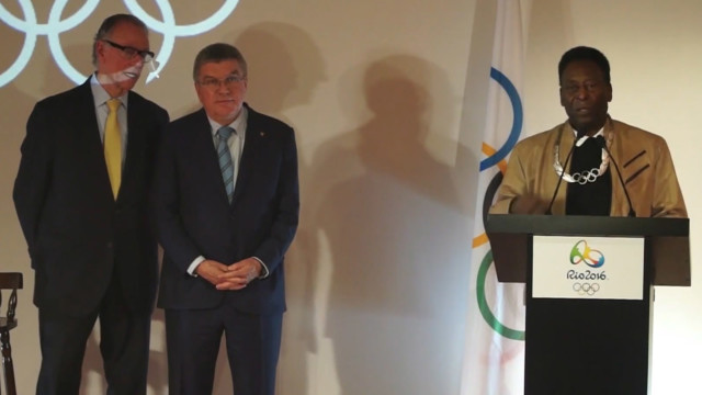Pele awarded Olympics' highest honor as games near2