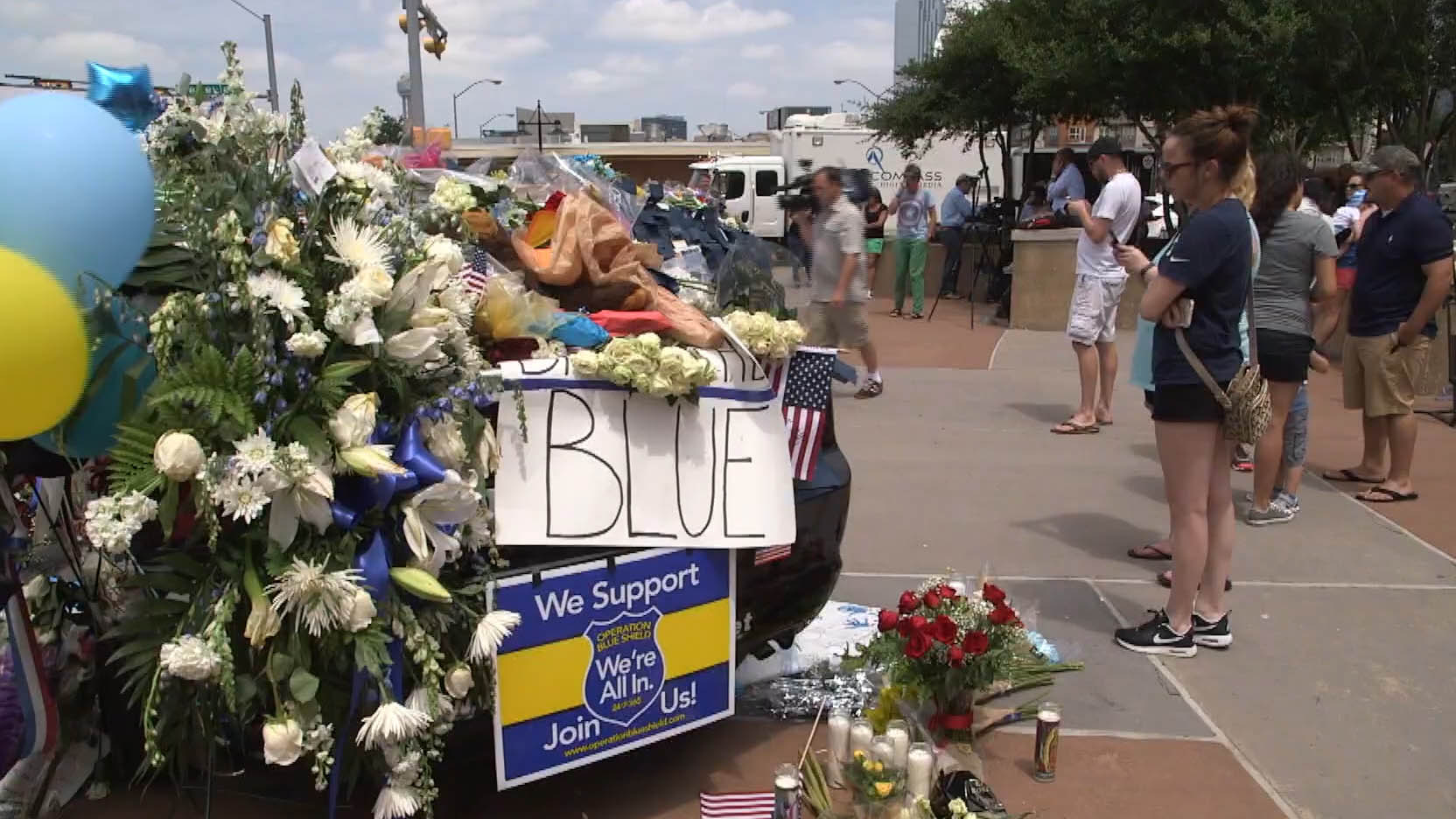 Memorials for victims of shooting in Dallas