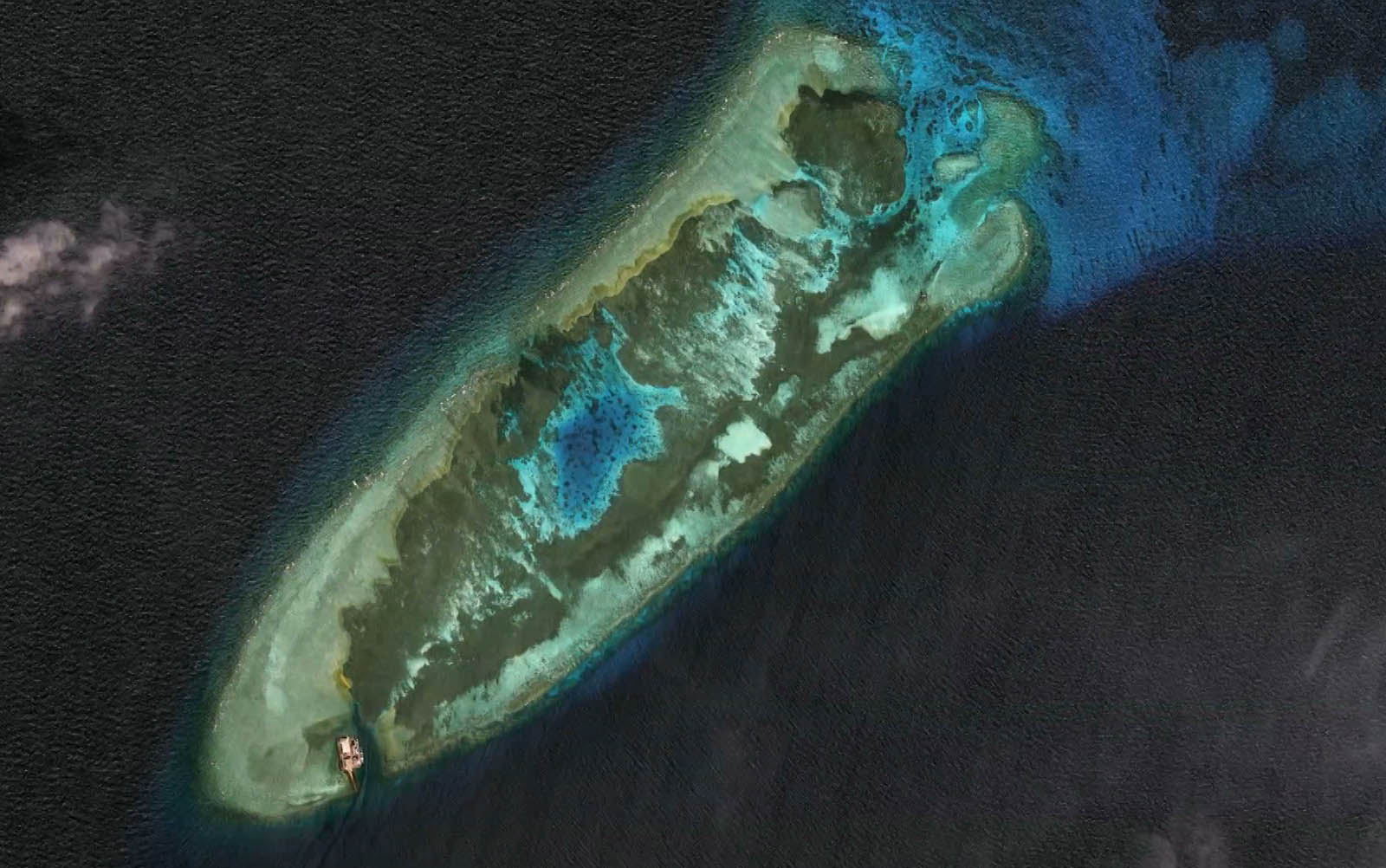 Hague tribunal rules against Chinese claim to South China Sea