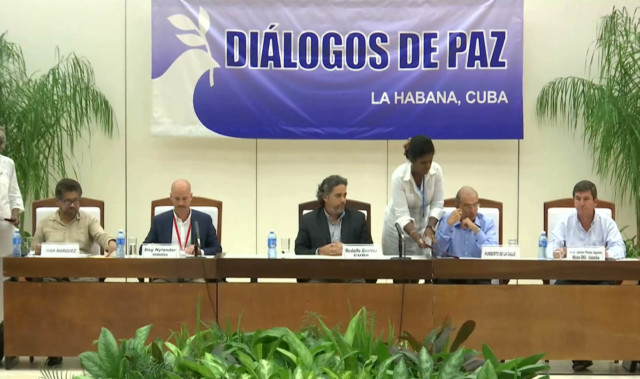 Colombian government, rebels sign peace agreement accord 2