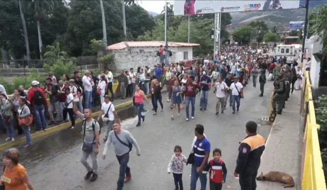 Silent Arrival Thousands of Venezuelans leaving for Colombia