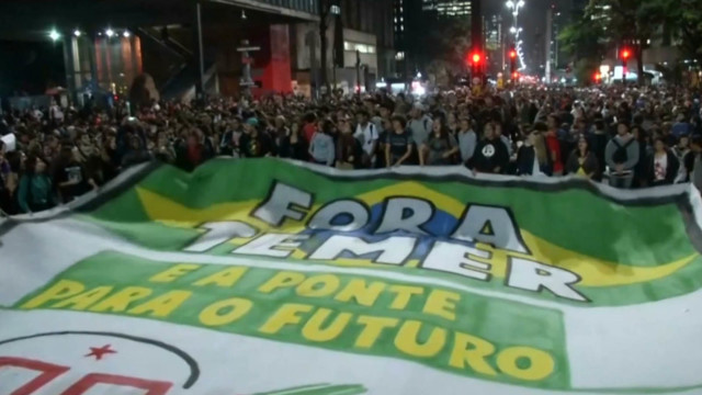 Brazil's new president faces uncertain tenure 2