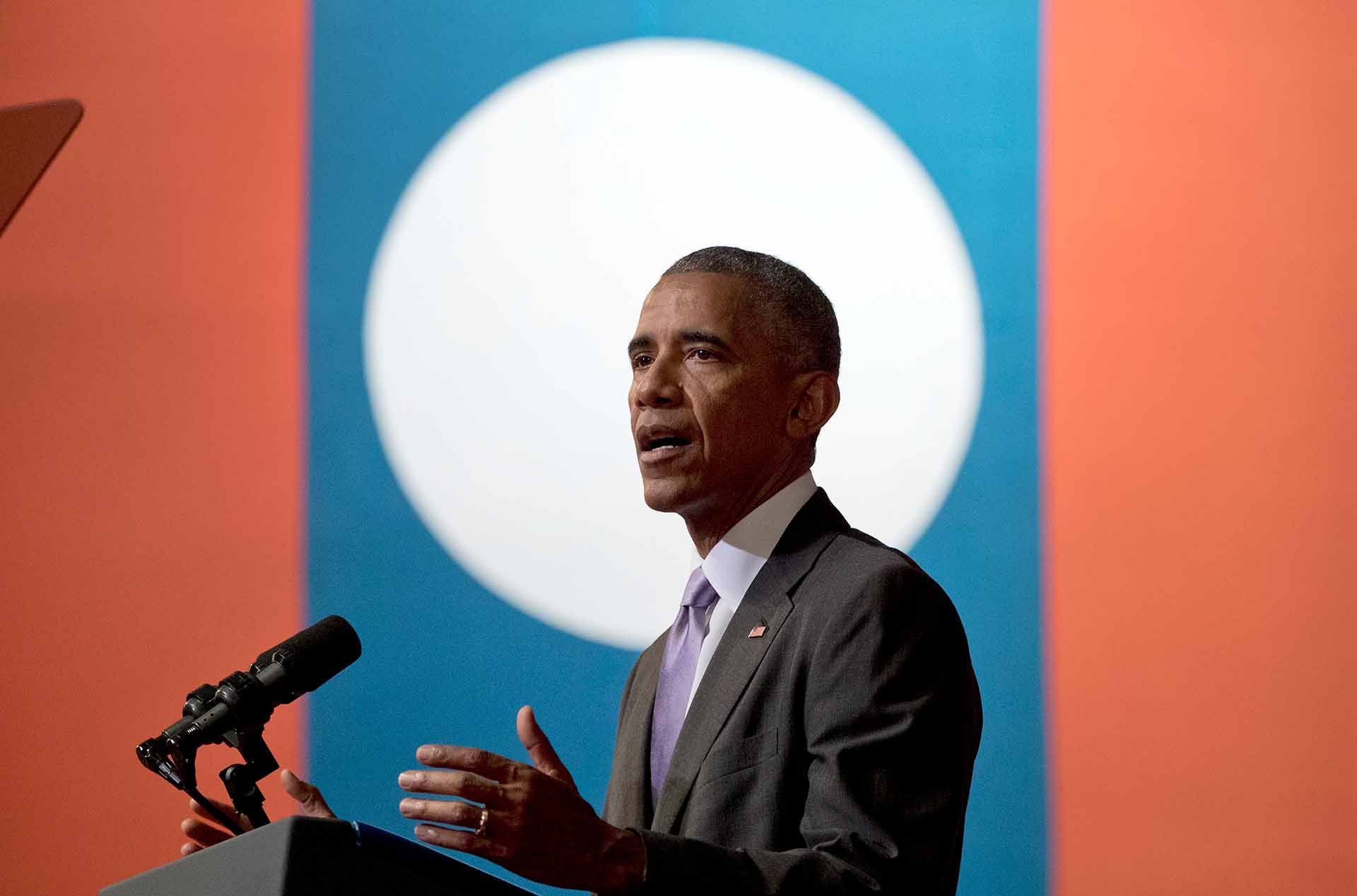 On historic trip to Laos, Obama aims to heal war wounds