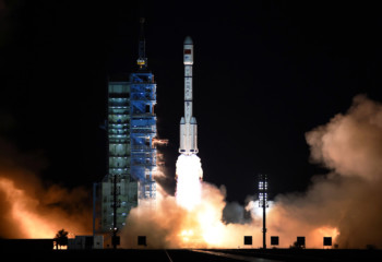 Rocket carrying the Tiangong-2