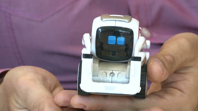 toymaker-anki-introduces-pint-sized-ai-robot-2