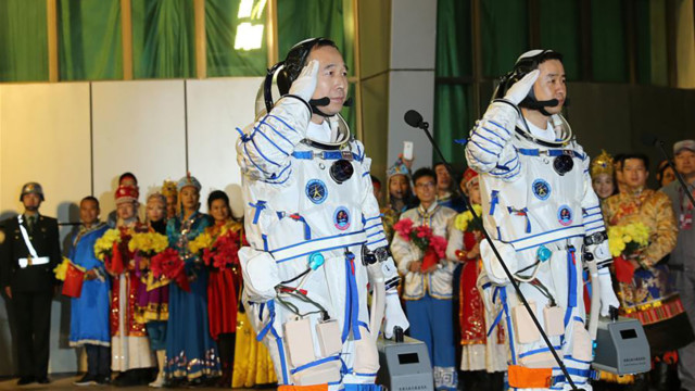 Shenzhou-11 astronauts