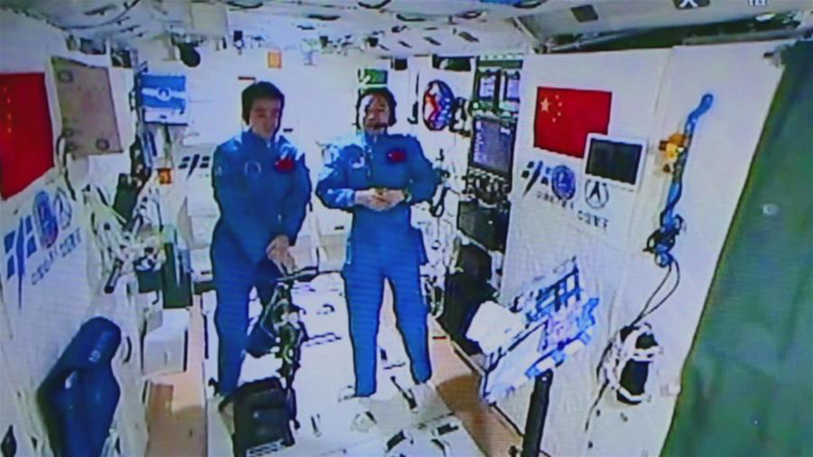 Shenzhou-11 astronauts depart space lab and begin journey home