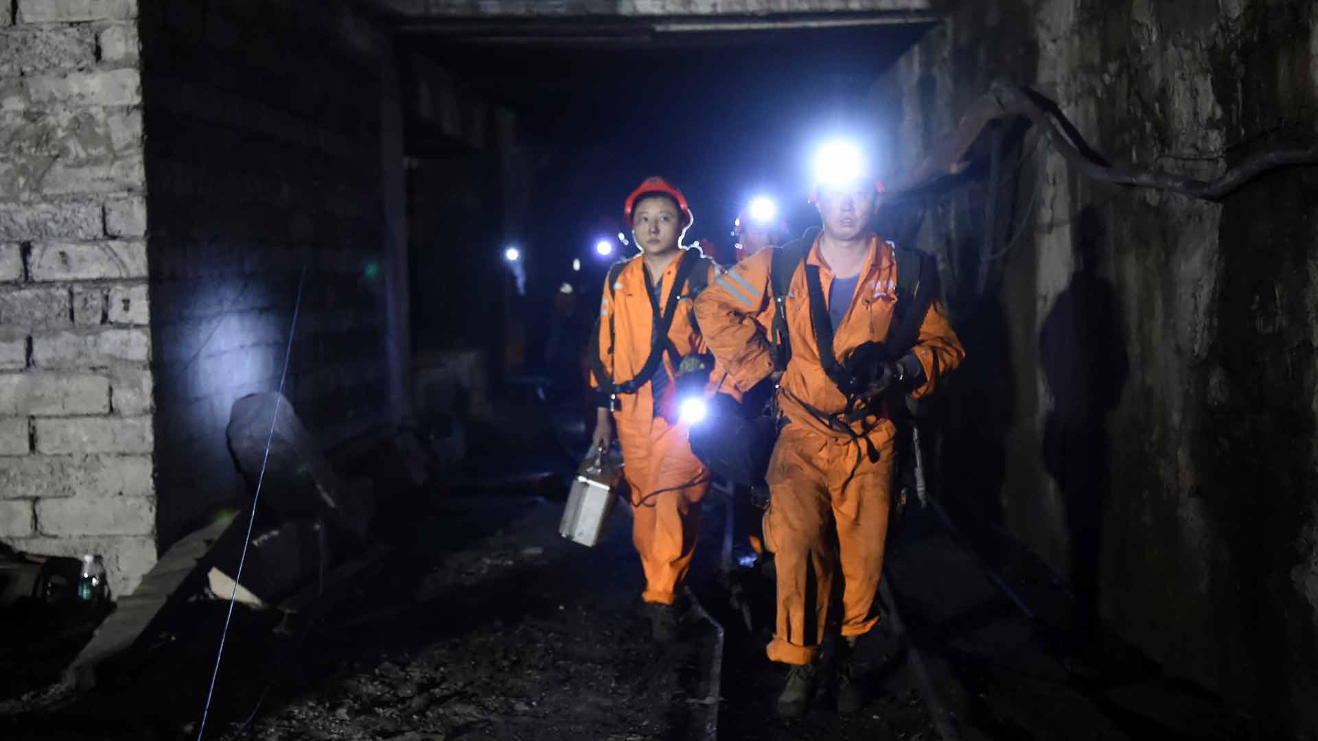 Rescuers searching for 15 still trapped by mine blast in China