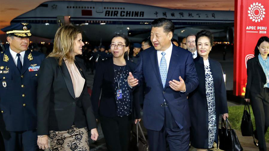 Chinese President Xi Jinping (2nd R, front) and his wife Peng Liyuan (1st R, front) are received by Peruvian Second Vice President Mercedes Araoz (2nd L) at the airport in Lima, Peru, Nov. 18, 2016. Xi arrived in Peru Friday to attend the upcoming Asia-Pacific Economic Cooperation (APEC) Economic Leaders' Meeting and pay his first state visit to Peru. (Xinhua/Ju Peng) 