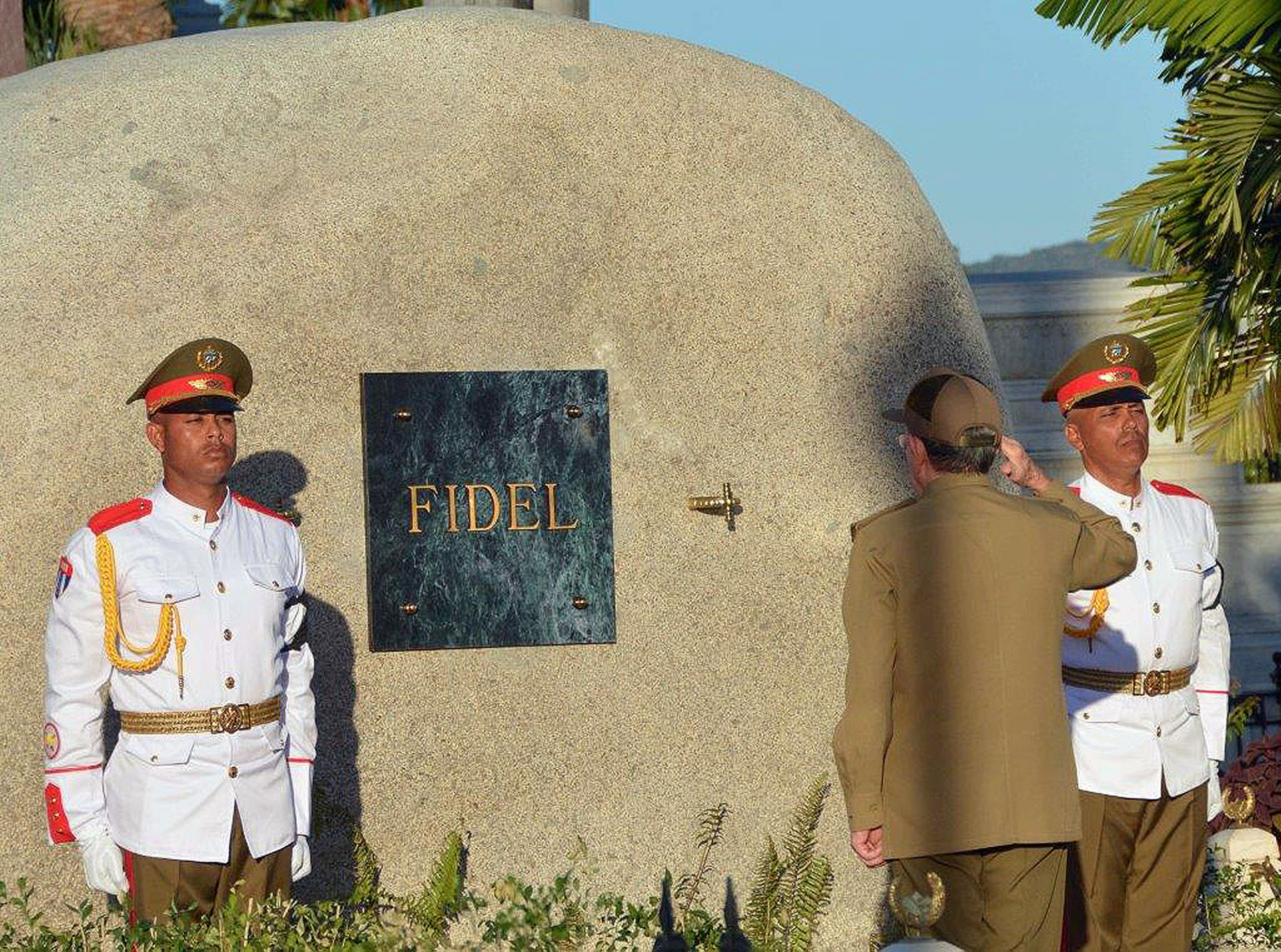 Fidel Castro’s ashes interred in private ceremony in Cuba