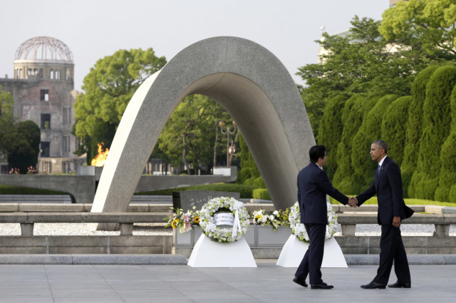 Barack Obama, Shinzo Abe at Hiroshima memorial