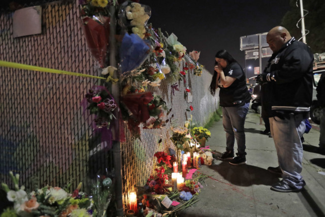 Mourners visit site of Oakland fire