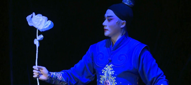 Chinese artist re-create Hamlet in Kunqu opera style
