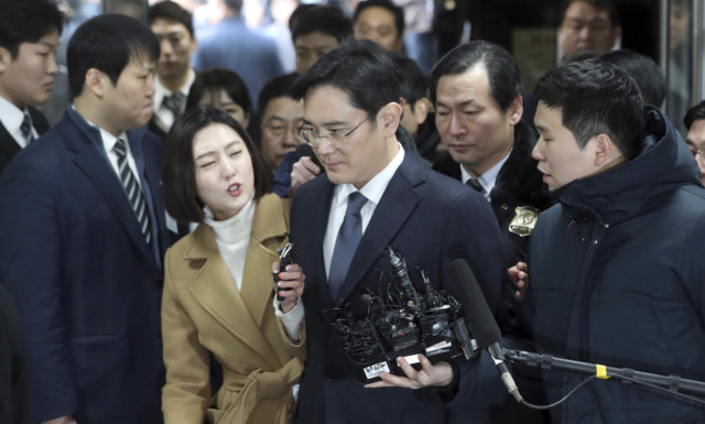 South Korean court approves arrest of Samsung heir