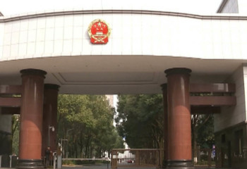 China investigates reports of abuse of lawyer in custody