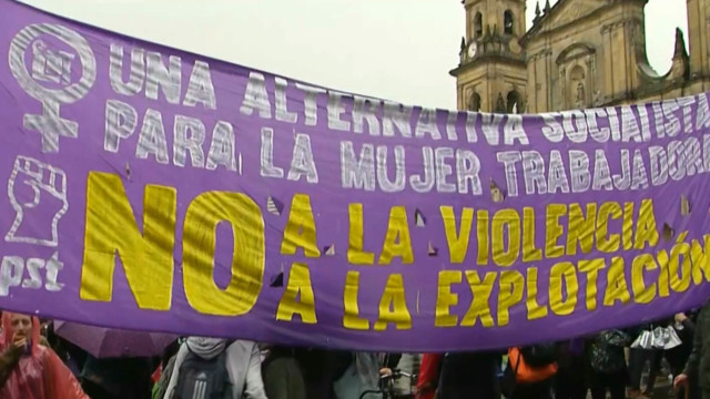 Colombian women show solidarity by going on strike