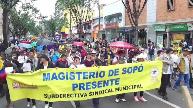 Colombian teachers' nationwide strike goes into third week