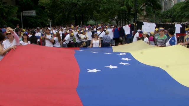 Venezuelan President Nicolas Maduro calls for new consitution