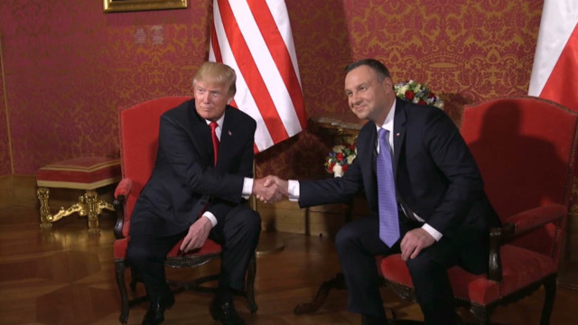 US President receives warm welcome in Poland