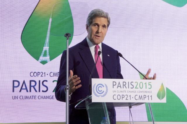 U.S. Secretary of State John Kerry delivers an address on December 9, 2015, at the COP21 climate change conference at LeBourget Airport in Paris, France. (U.S. State Department/Public Domain)