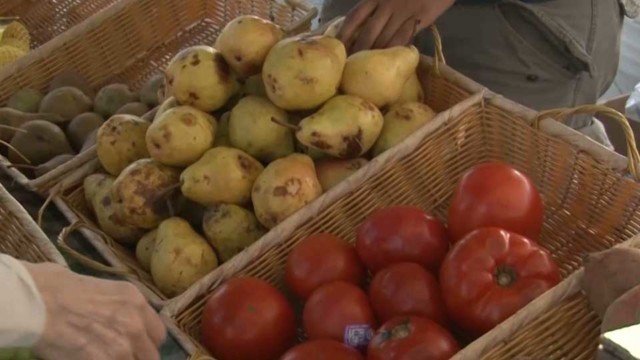 Chicago's south side fighting for better access to fresh produce