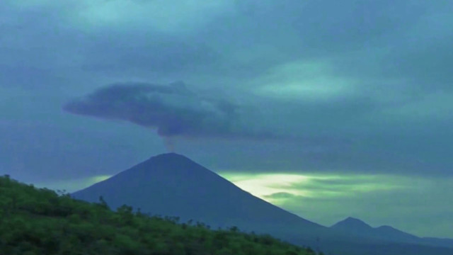 Despite warnings, some residents near Bali volcano refuse to evacuate