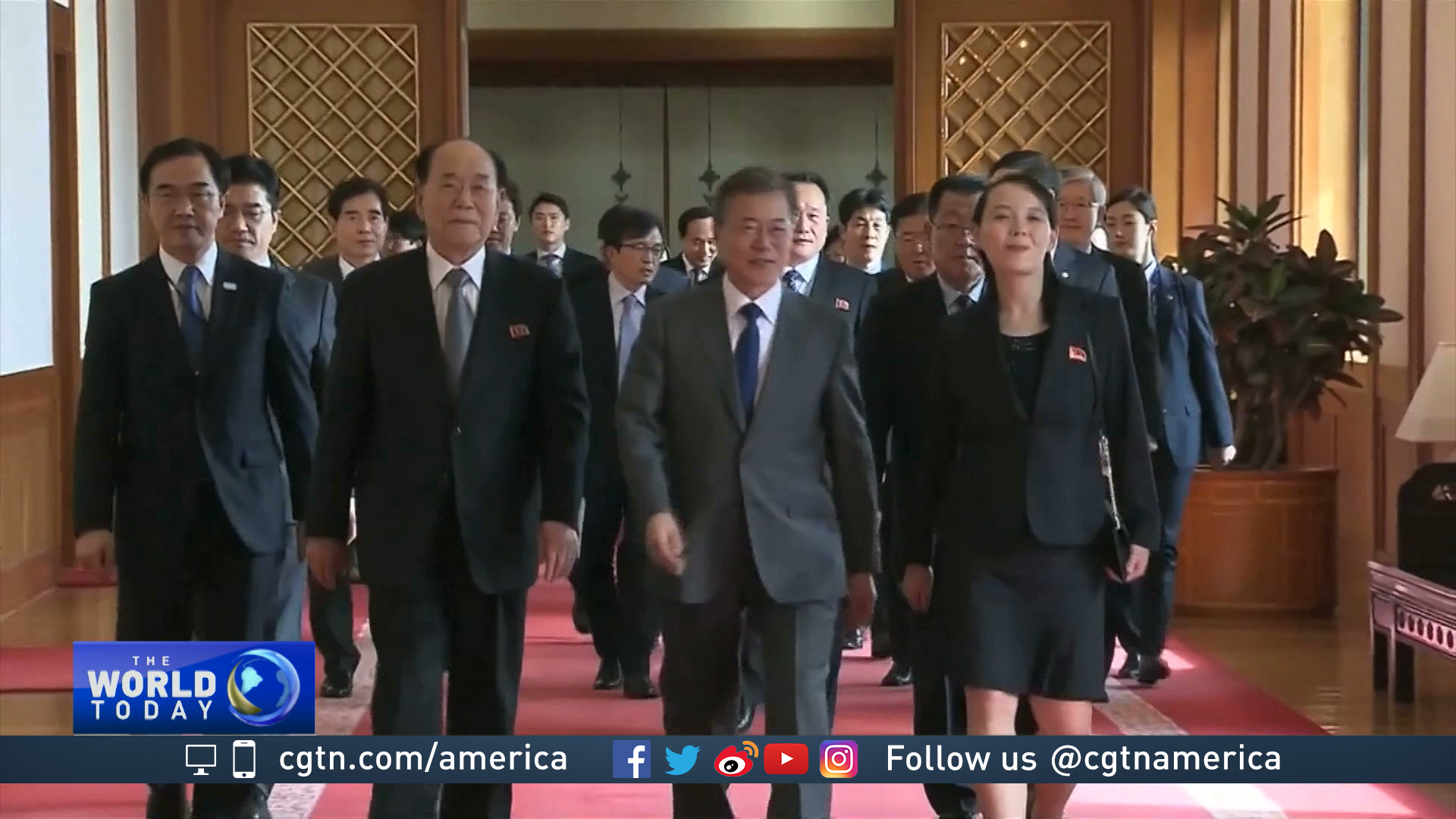 ROK President Moon meets with DPRK delegation