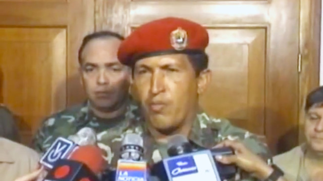 Chávez speaking to media outlets following his arrest in the 1992 coup attempt.
