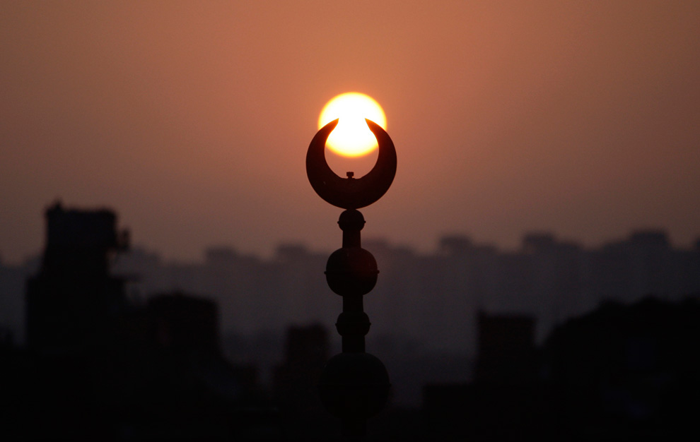 Sun at Midnight. Despair and Trust in the Islamic Mystical